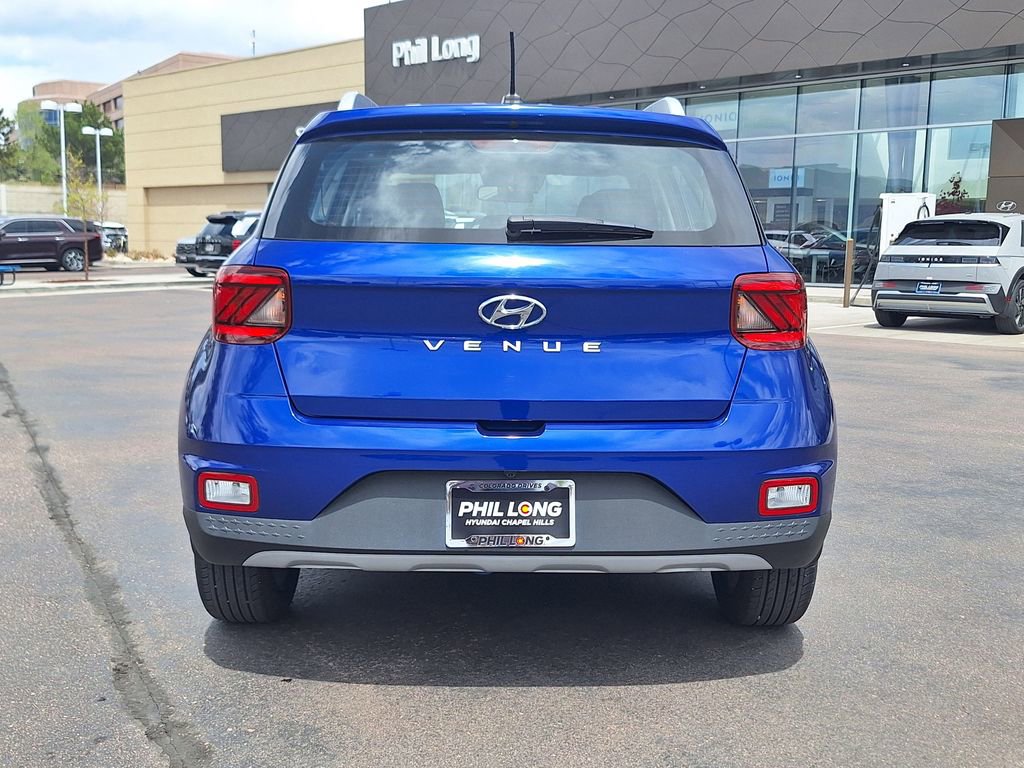 Certified 2023 Hyundai Venue SEL FWD image 4
