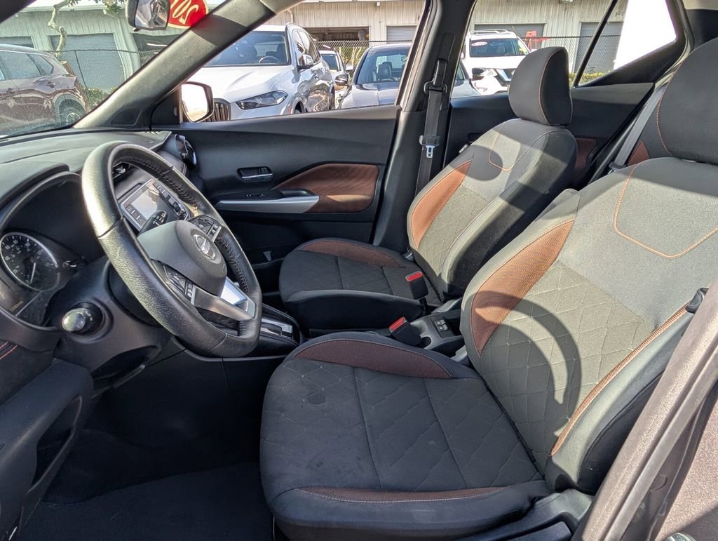 Used 2019 Nissan Kicks SR FWD image 9