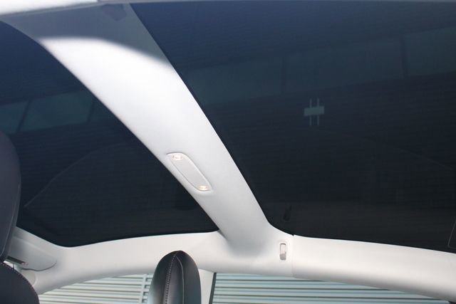 Used 2019 Tesla Model 3 Standard Range Plus image 24