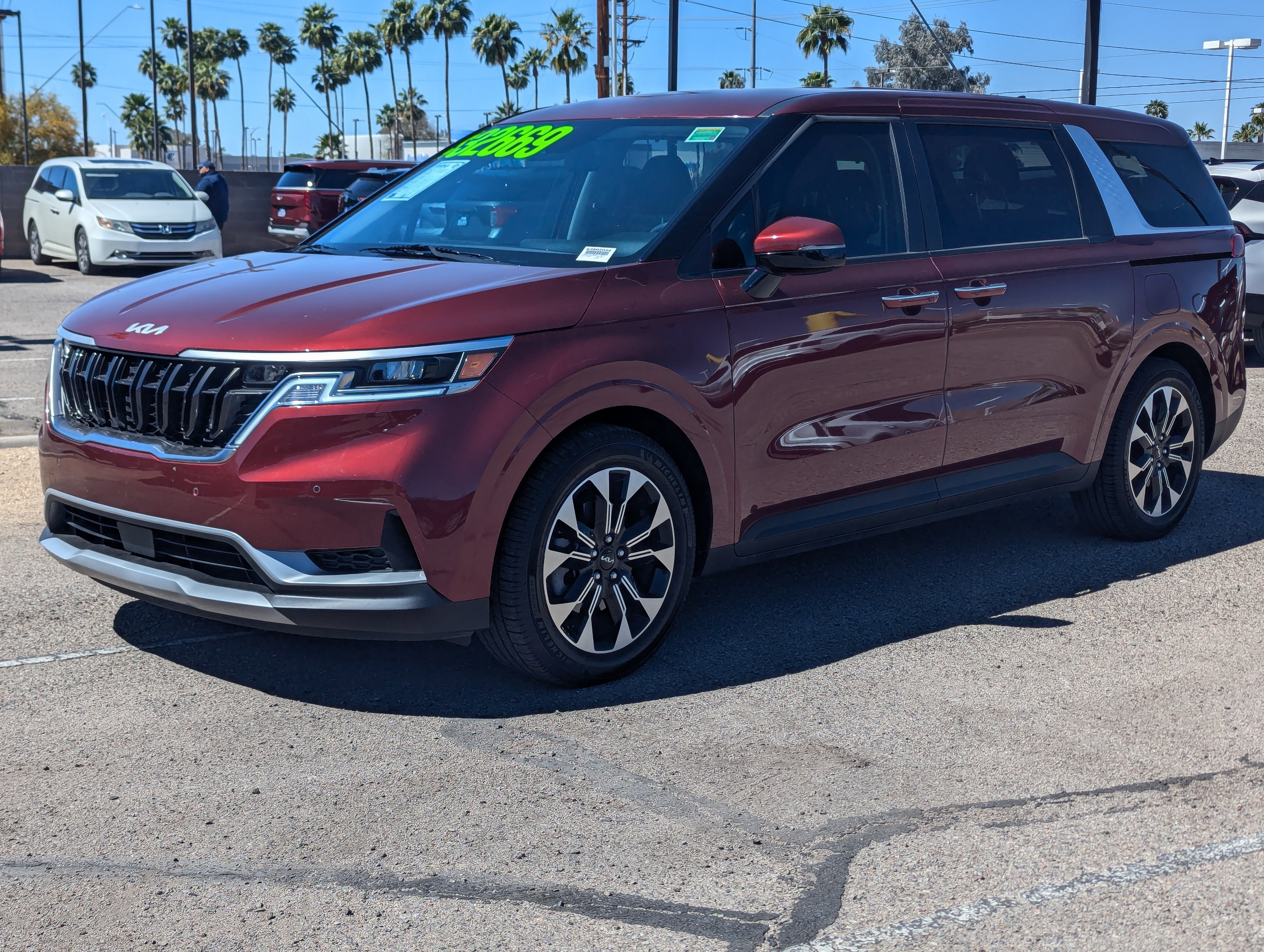 Certified 2024 Kia Carnival EX image 5