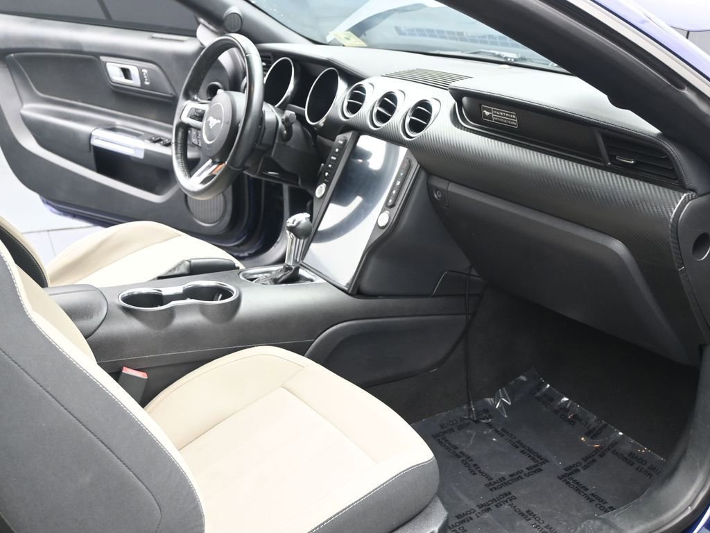 Used 2020 Ford Mustang Convertible image 16