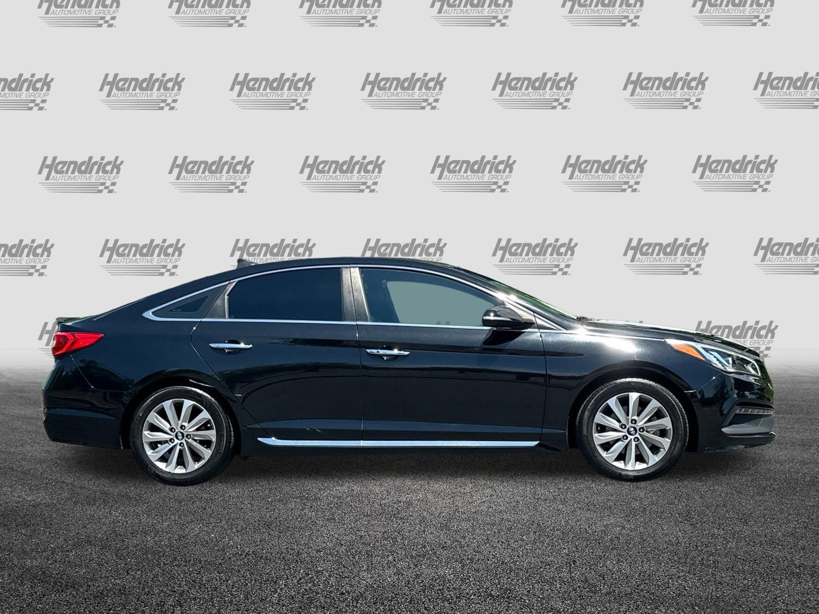 Used 2016 Hyundai Sonata Sport w/ Option Group 03 FWD image 3