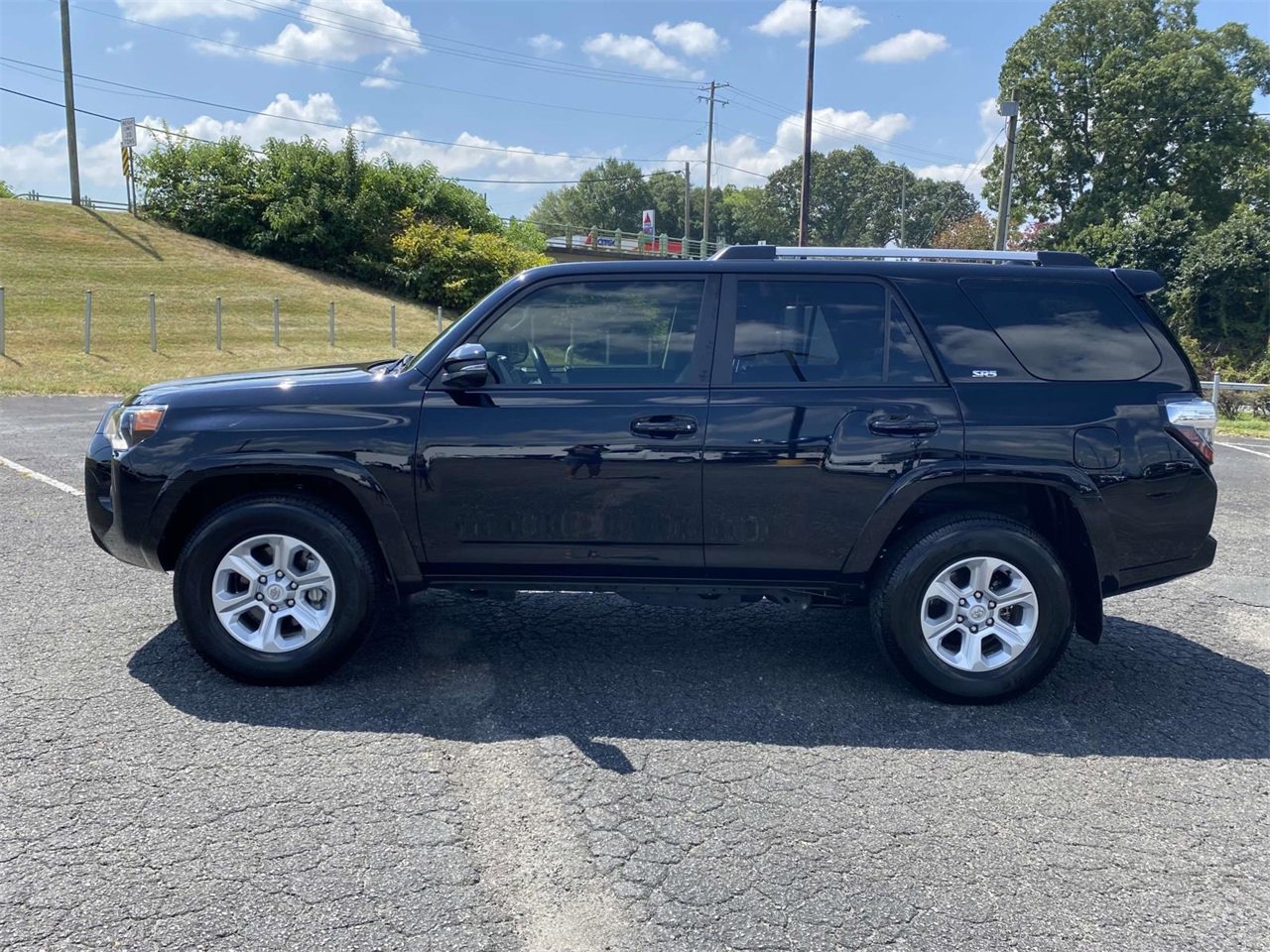 Used 2023 Toyota 4Runner SR5 Premium image 4