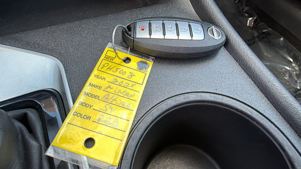Used 2025 Nissan Altima 2.5 SV FWD image 29