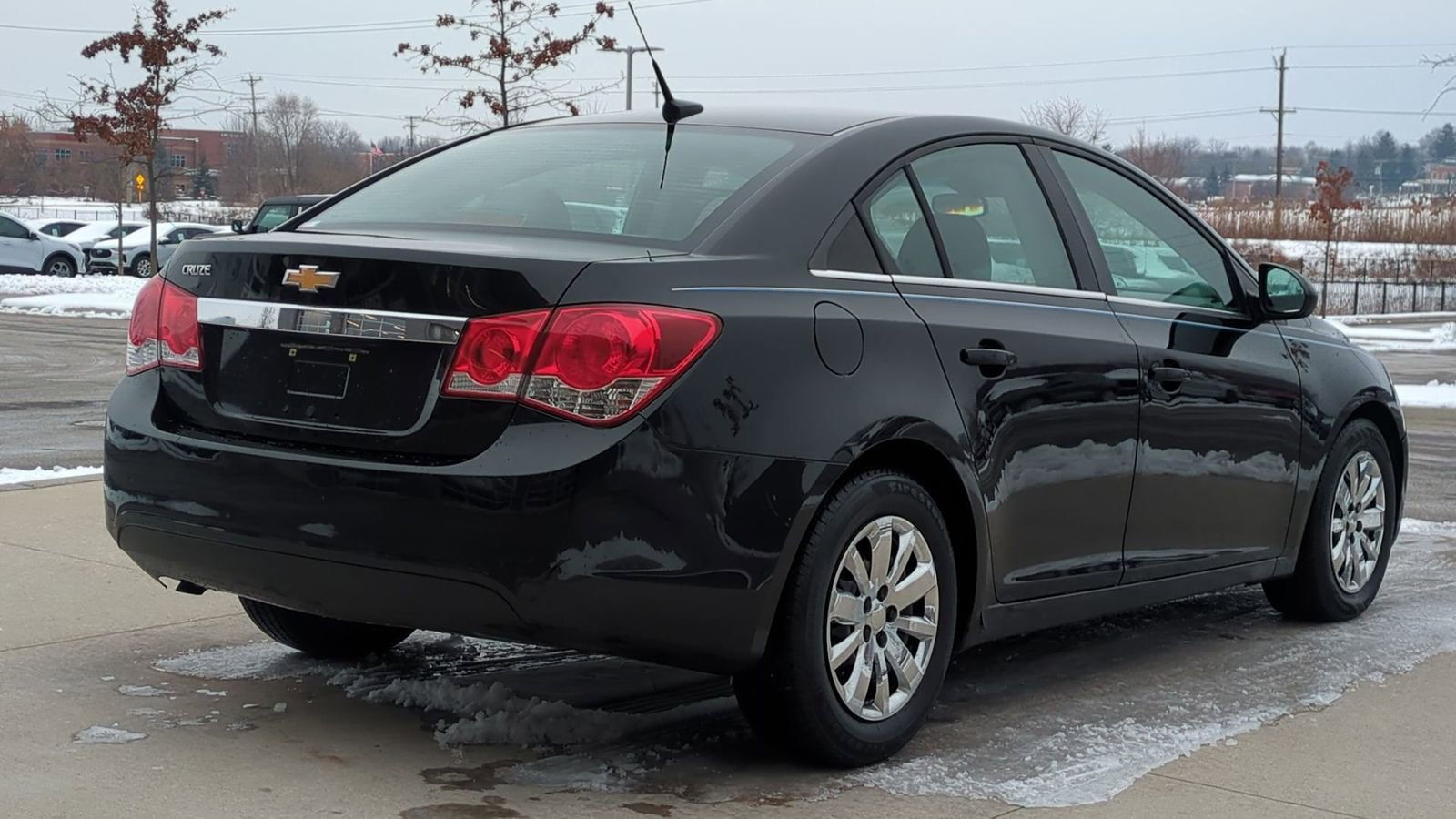 Used 2011 Chevrolet Cruze LS w/ Connectivity Package image 7