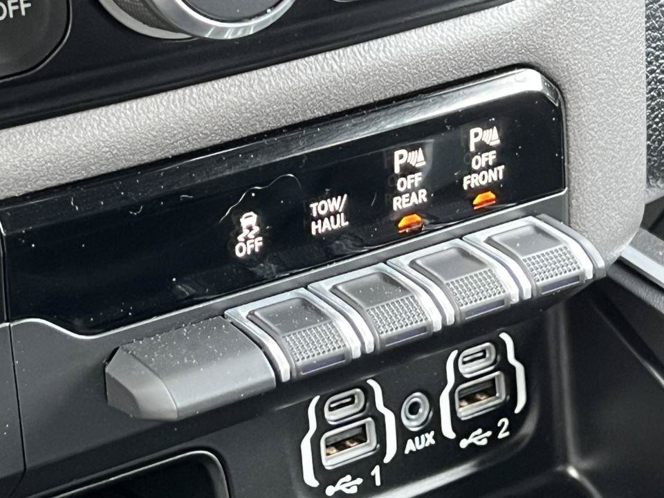 Used 2020 RAM 1500 Big Horn AWD/4WD image 28