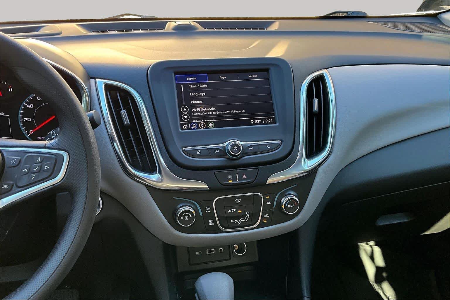 Used 2023 Chevrolet Equinox LS w/ Midnight Edition FWD image 7
