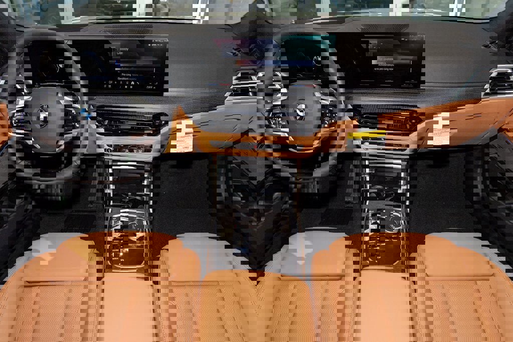 New 2026 BMW 330i xDrive Sedan w/ Premium Package image 38