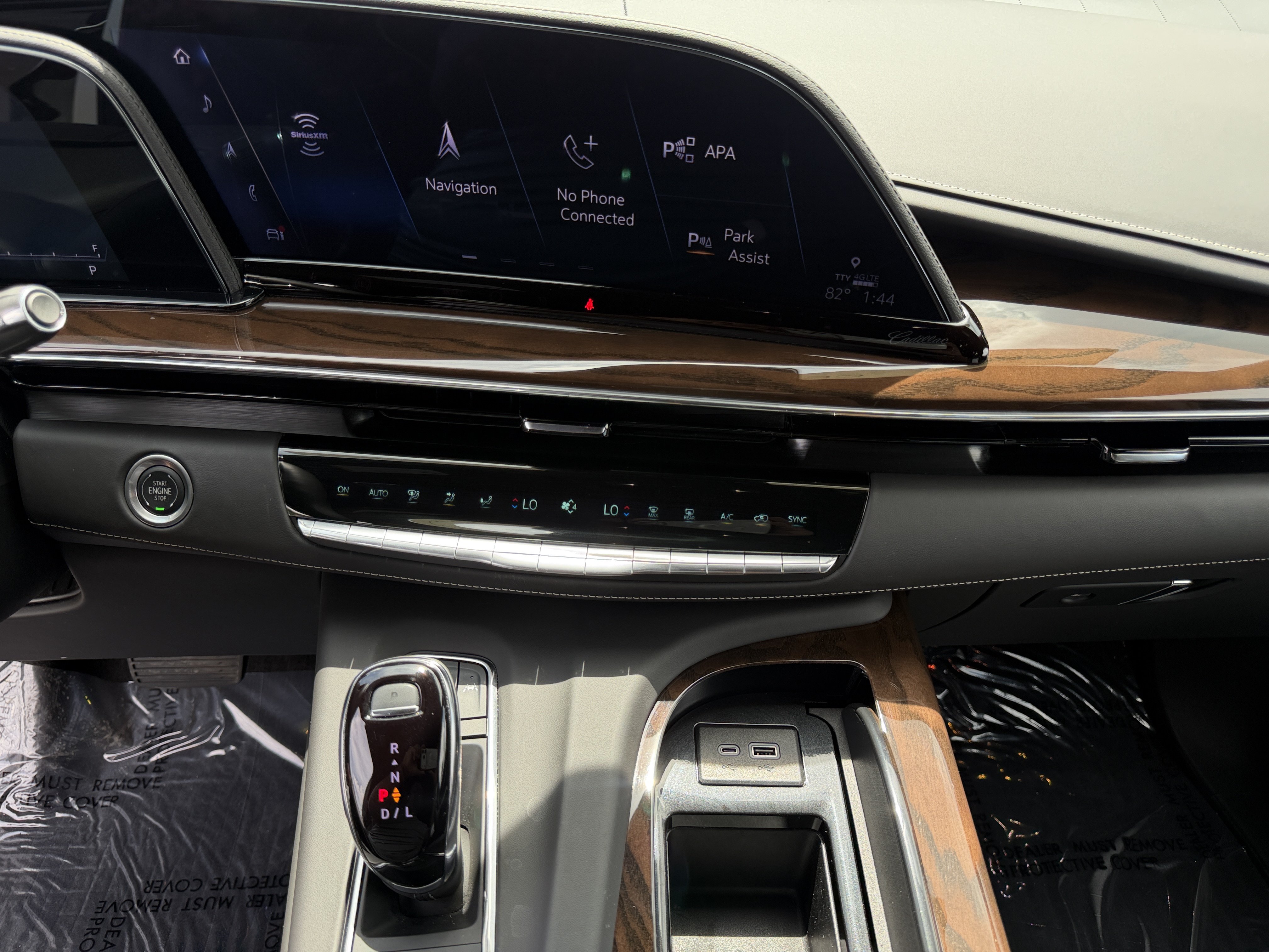 Certified 2024 Cadillac Escalade ESV Premium Luxury Platinum w/ LPO, Floor Liner Package AWD/4WD image 25