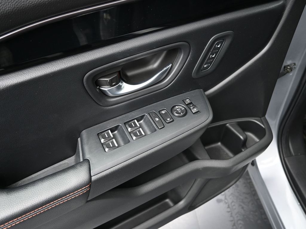 Used 2023 Honda Pilot TrailSport image 17