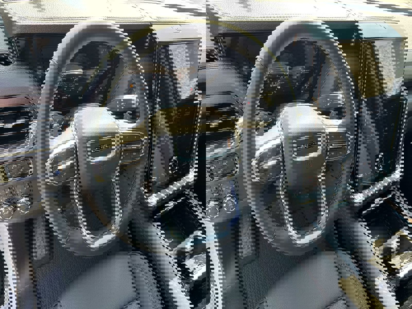 Used 2026 GMC Yukon Denali w/ Sun & Power Step Package AWD/4WD image 18