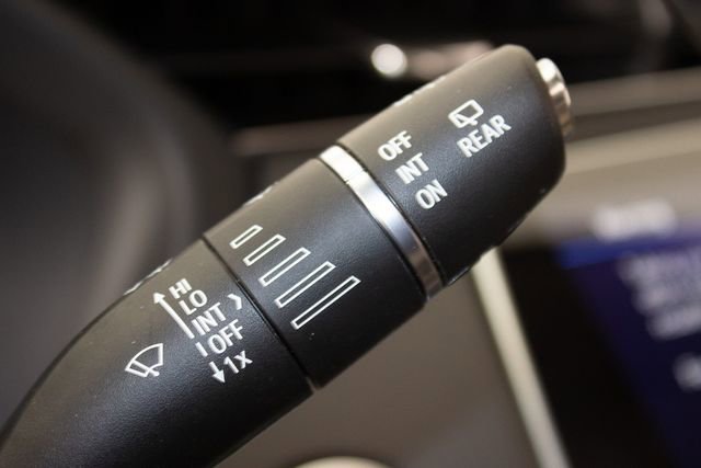 Used 2023 Cadillac XT4 Luxury w/ Cold Weather Package image 27