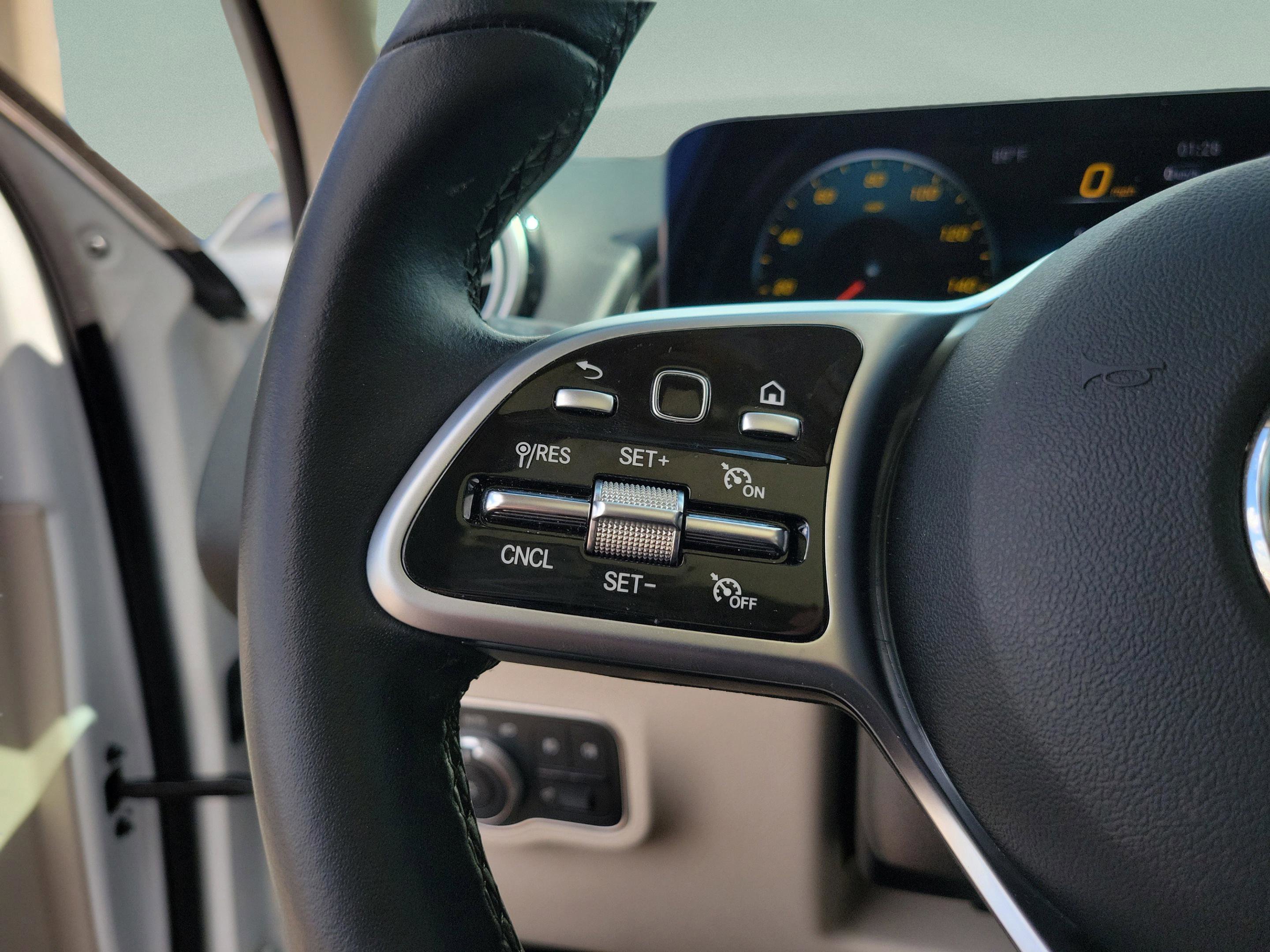 Used 2023 Mercedes-Benz GLB 250 4MATIC image 23