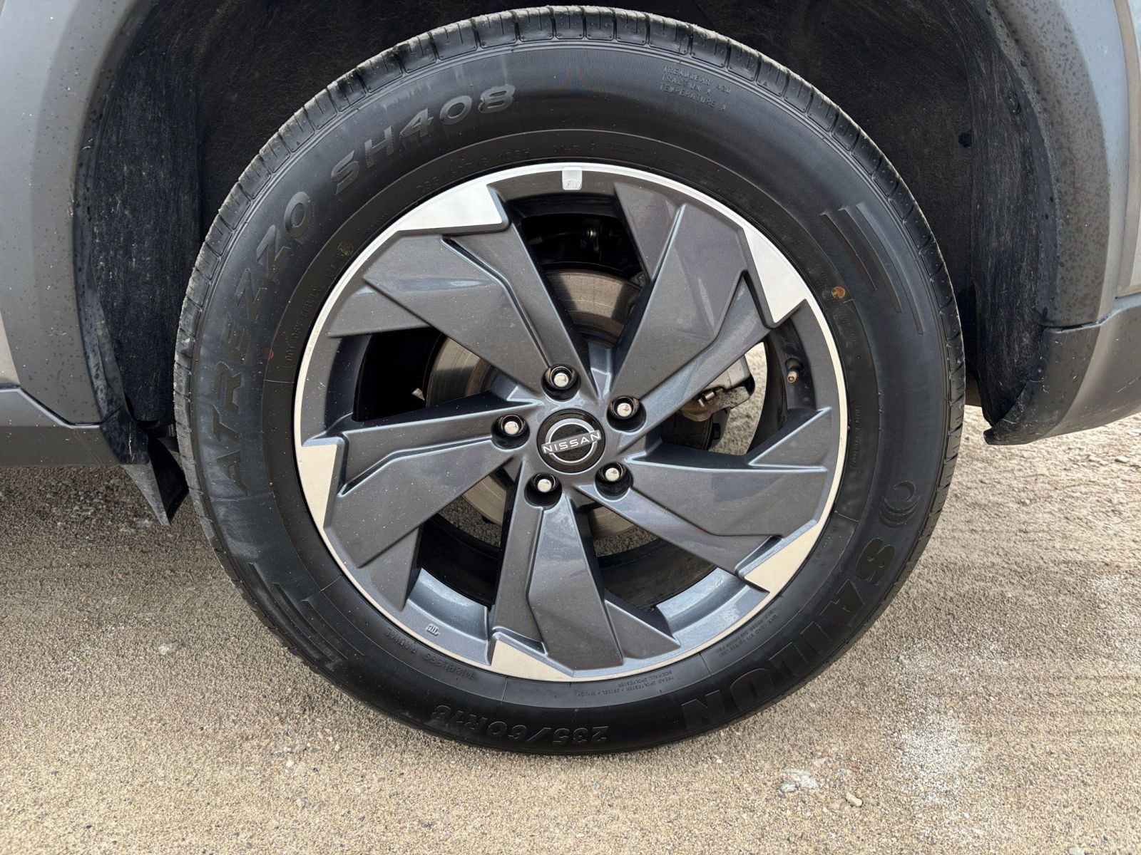 Used 2025 Nissan Rogue SV FWD image 32