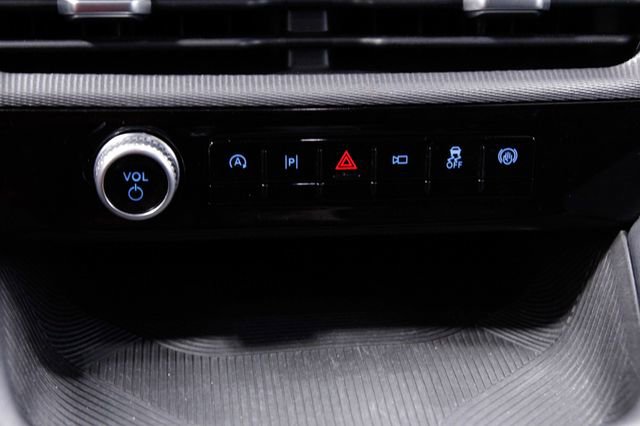 Used 2025 Ford Explorer ST-Line w/ ST-Line Street Pack AWD/4WD image 30