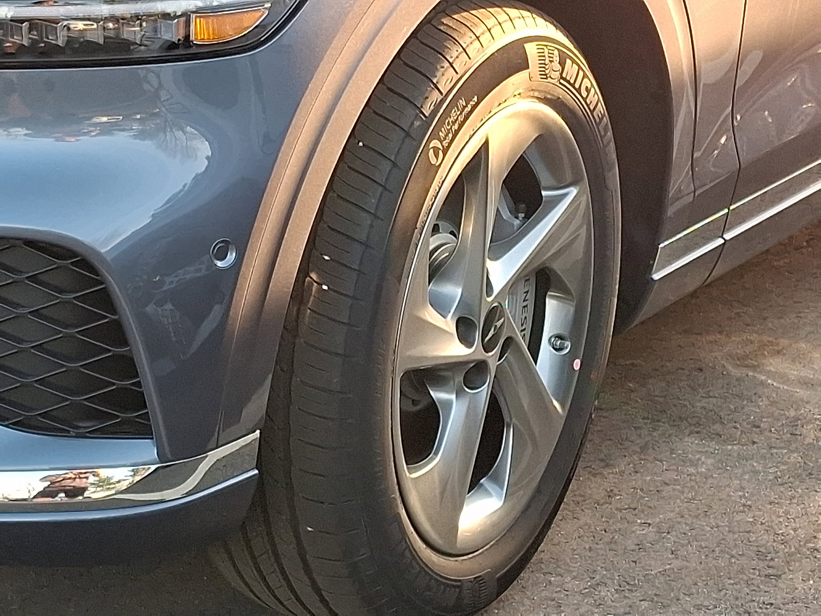 Used 2026 Genesis GV70 2.5T Advanced image 7