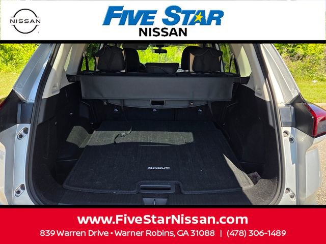 Used 2024 Nissan Rogue S image 12