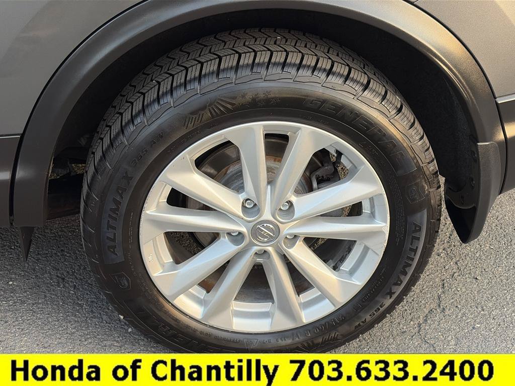 Used 2018 Nissan Rogue Sport S w/ S Appearance Package AWD/4WD image 26