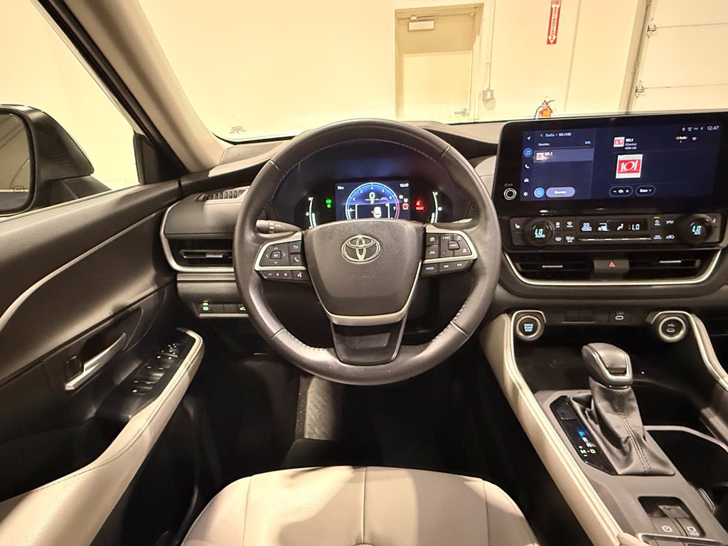 Used 2024 Toyota Grand Highlander AWD image 31
