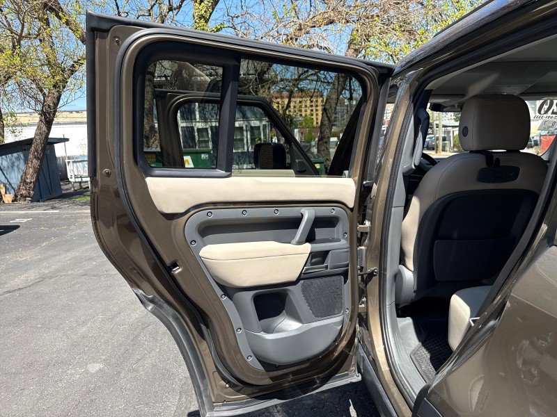 Used 2020 Land Rover Defender 110 S image 12