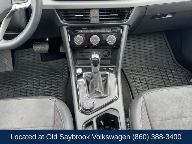 Certified 2023 Volkswagen Taos SE w/ Panoramic Sunroof Package AWD/4WD image 16