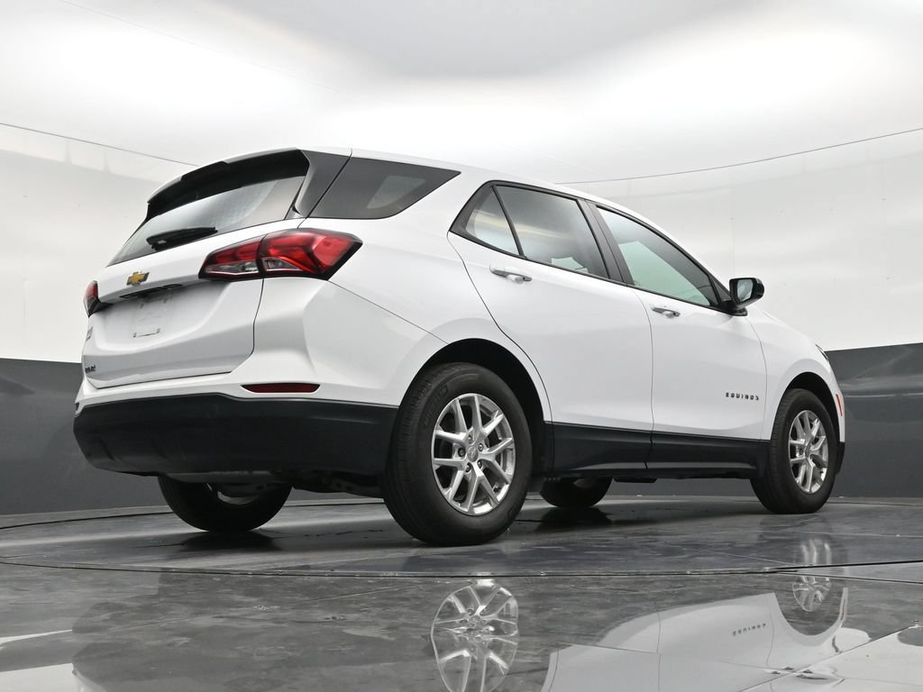 Used 2024 Chevrolet Equinox LS FWD image 24