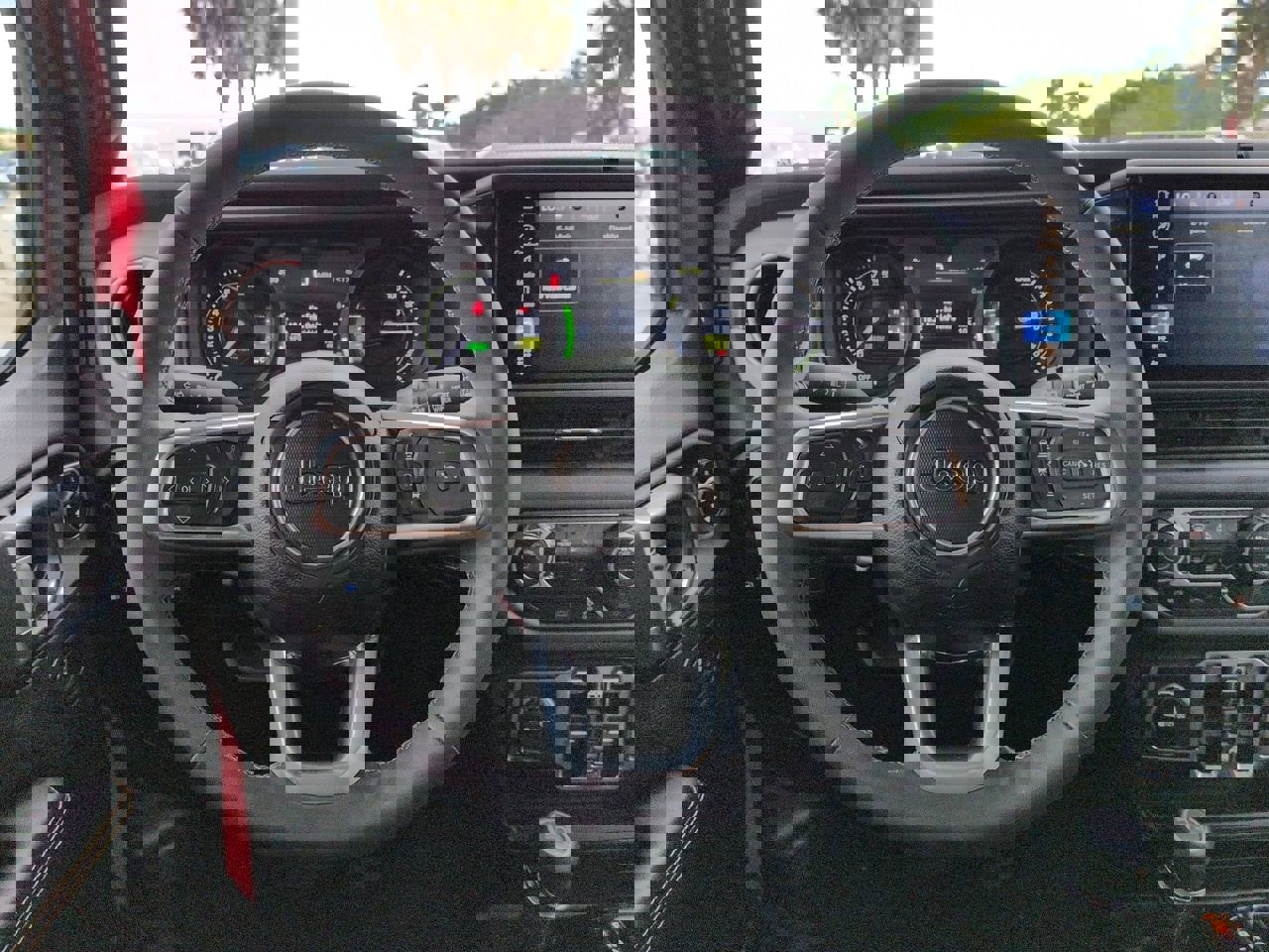 Used 2025 Jeep Wrangler Sahara w/ Safety Group image 11