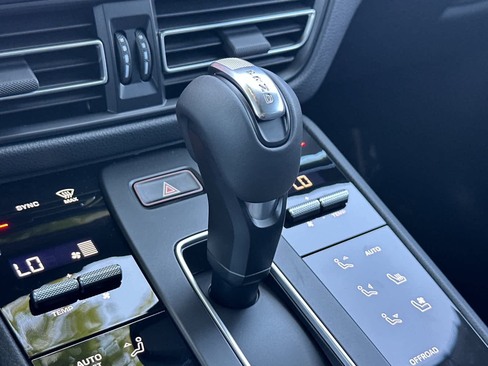 New 2026 Porsche Macan AWD/4WD image 24