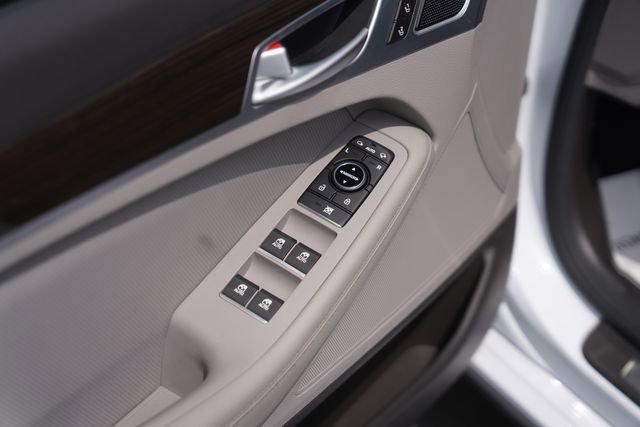 Used 2017 Genesis G80 3.8 image 29