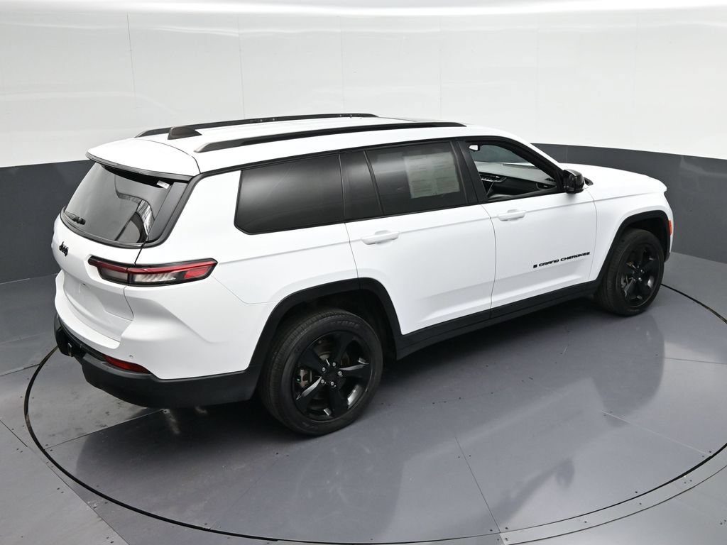 Used 2023 Jeep Grand Cherokee L Laredo RWD image 21