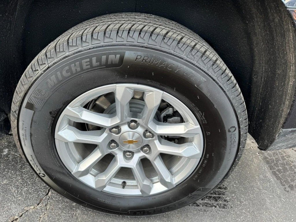 Used 2025 Chevrolet Tahoe LS image 7