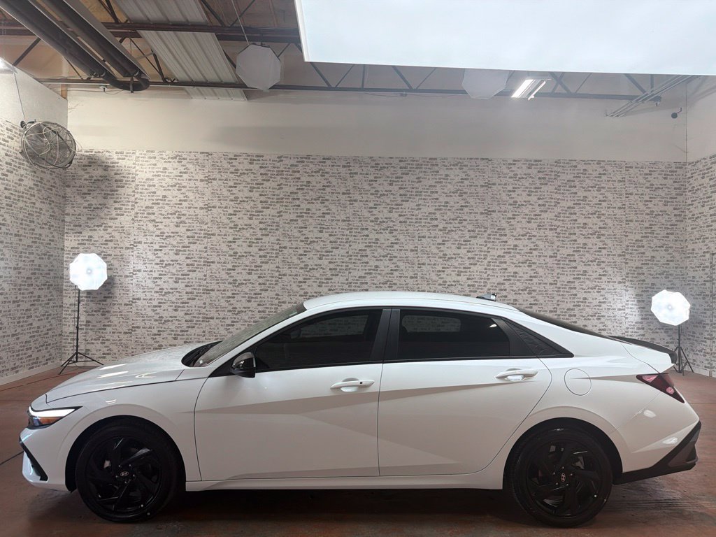 Certified 2026 Hyundai Elantra Sport FWD image 4