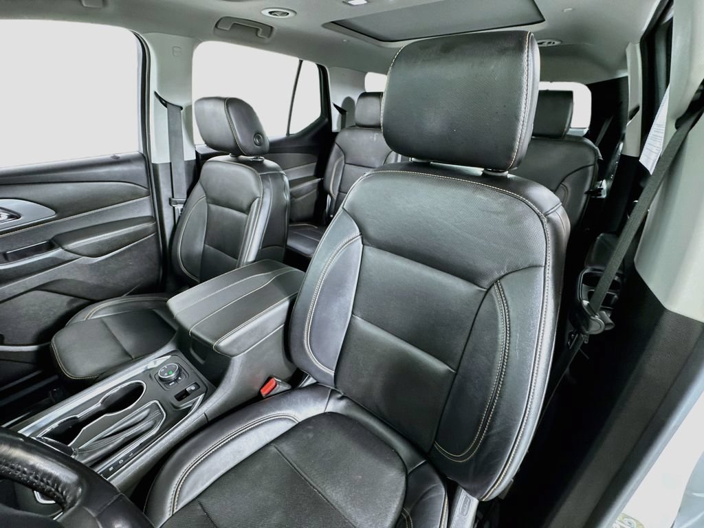 Used 2019 Chevrolet Traverse Premier w/ LPO, Blackout Package AWD/4WD image 29