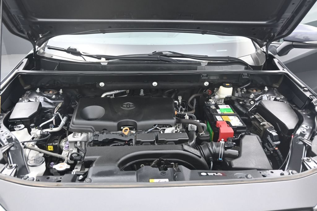 Used 2021 Toyota RAV4 XLE Premium FWD image 11