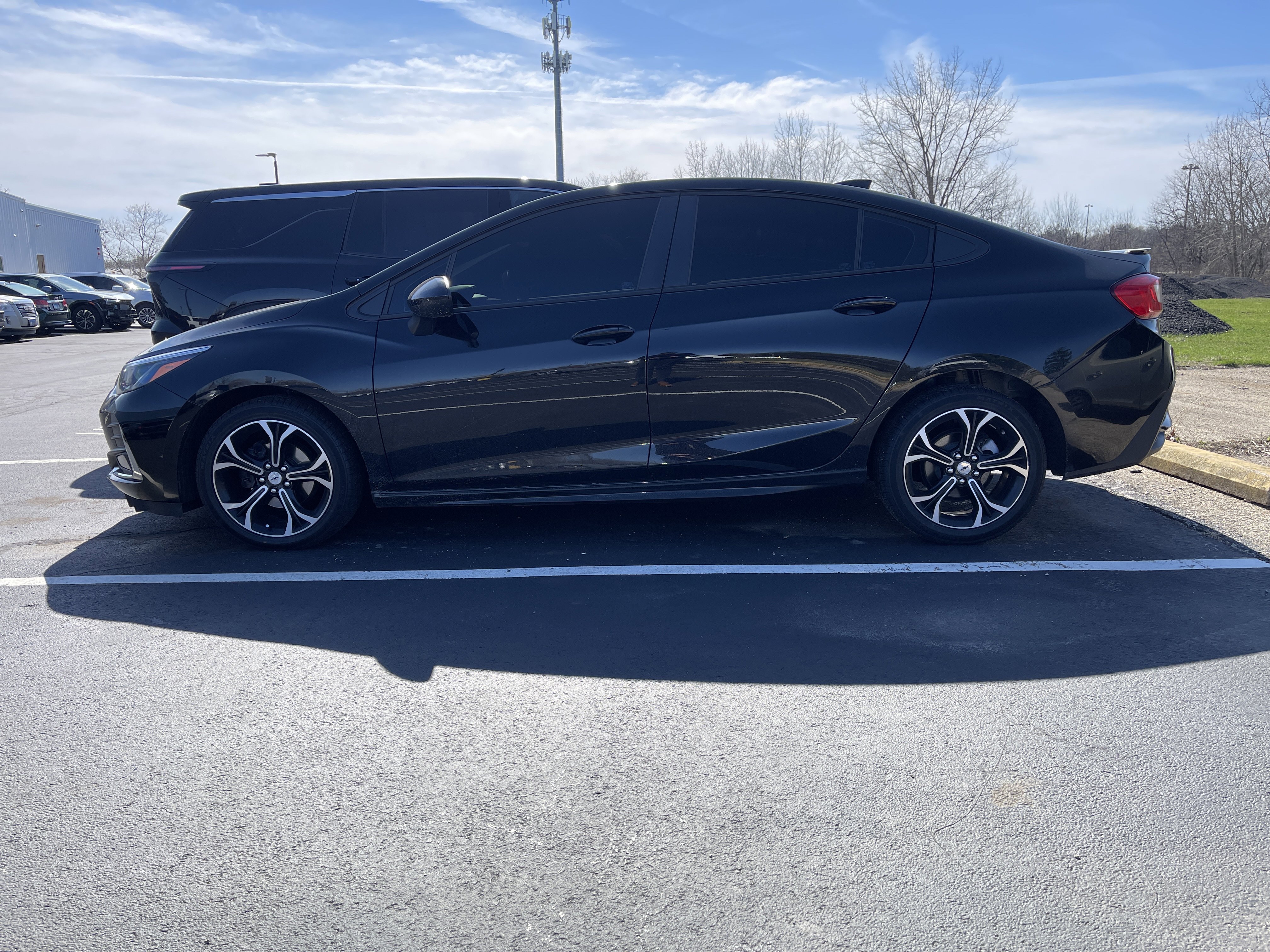 Used 2019 Chevrolet Cruze LT w/ RS Package image 2