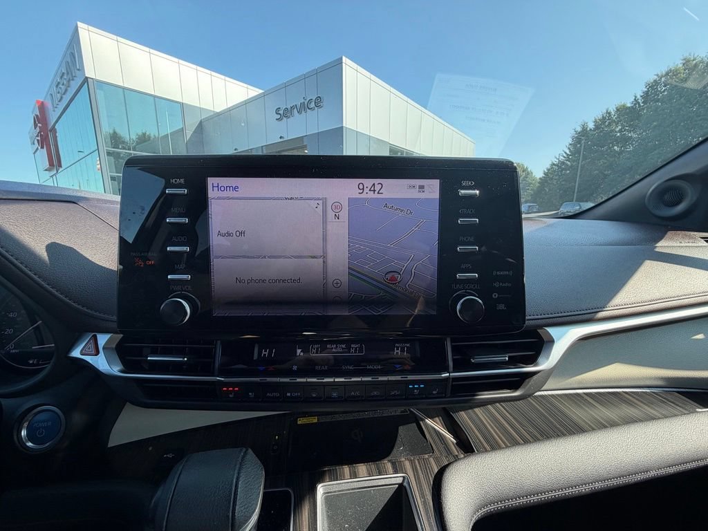 Used 2021 Toyota Sienna Platinum AWD/4WD image 9