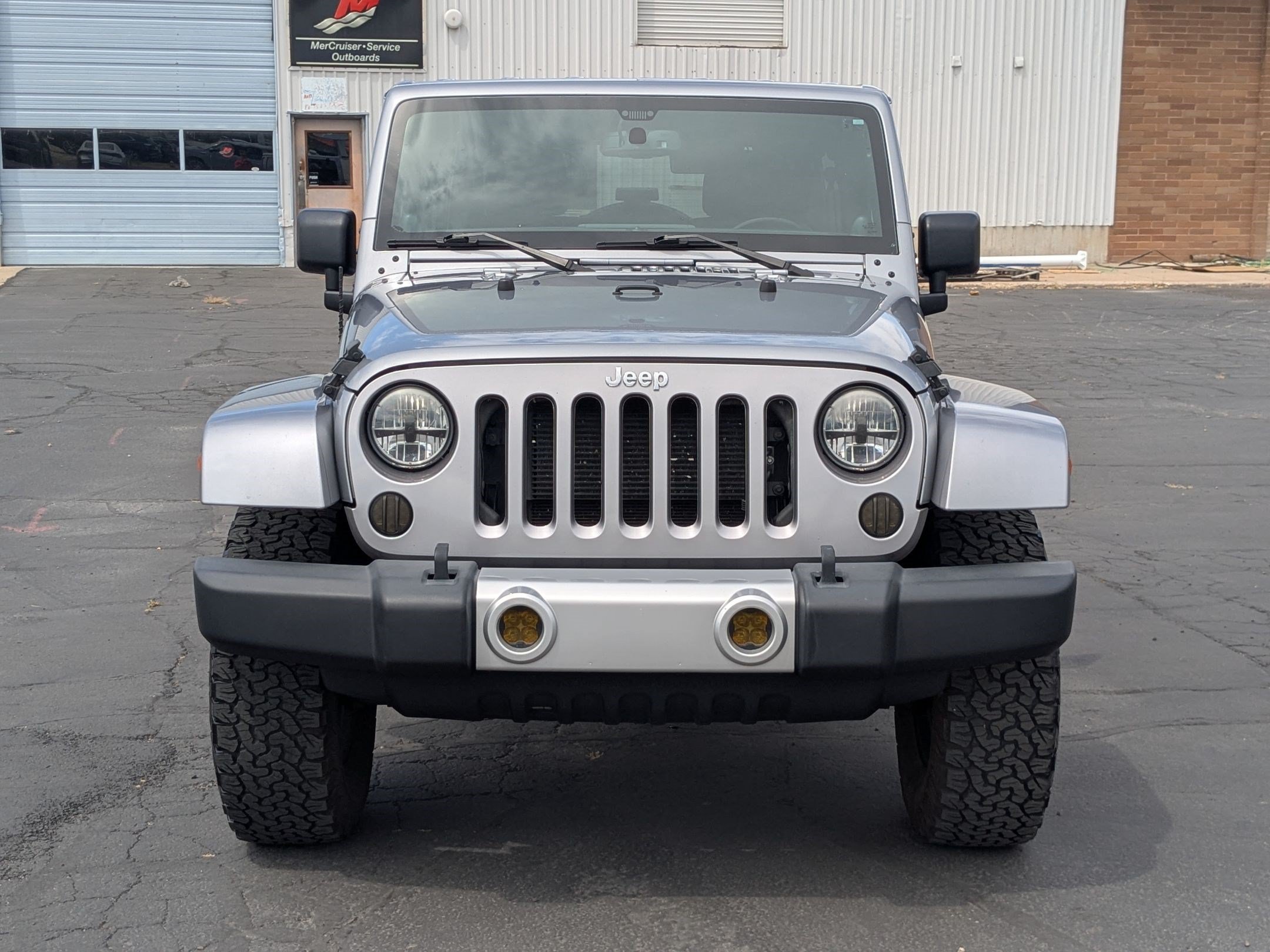 Used 2014 Jeep Wrangler Unlimited Sahara w/ Max Tow Package AWD/4WD image 11