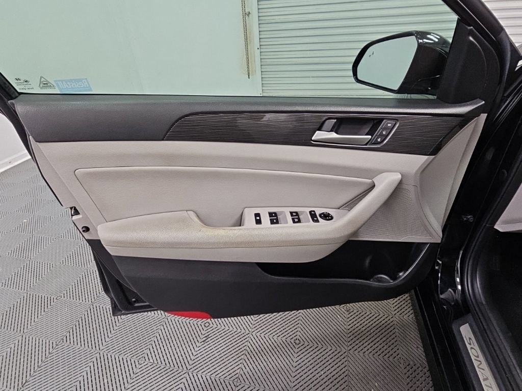 Used 2018 Hyundai Sonata Limited FWD image 35