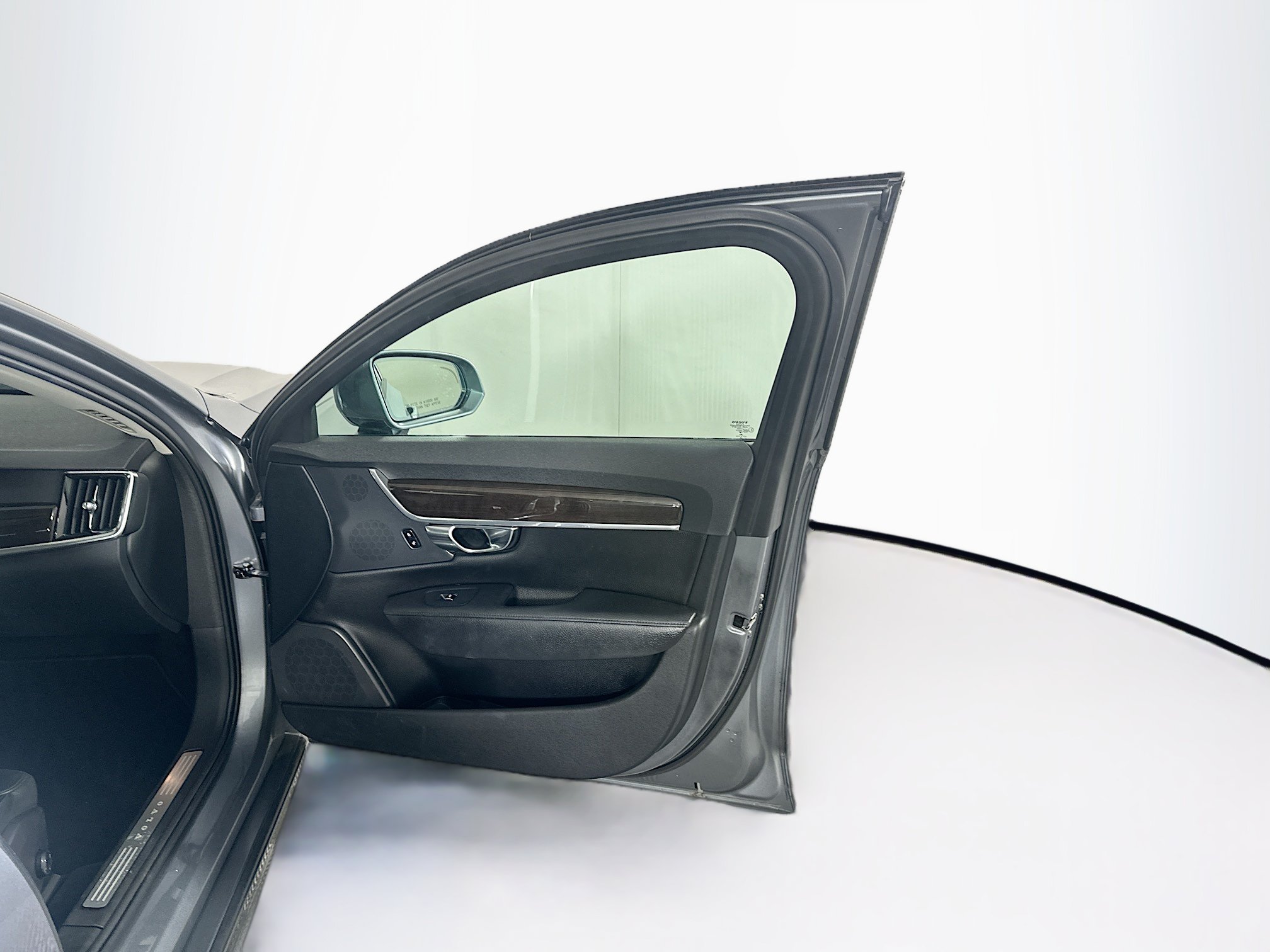 Used 2019 Volvo S90 T5 Momentum FWD image 32