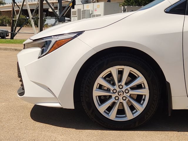 Used 2025 Toyota Corolla XLE FWD image 5