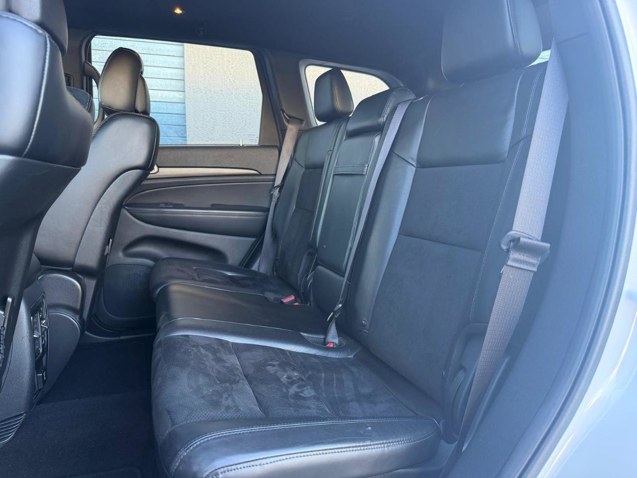Used 2019 Jeep Grand Cherokee Laredo RWD image 22