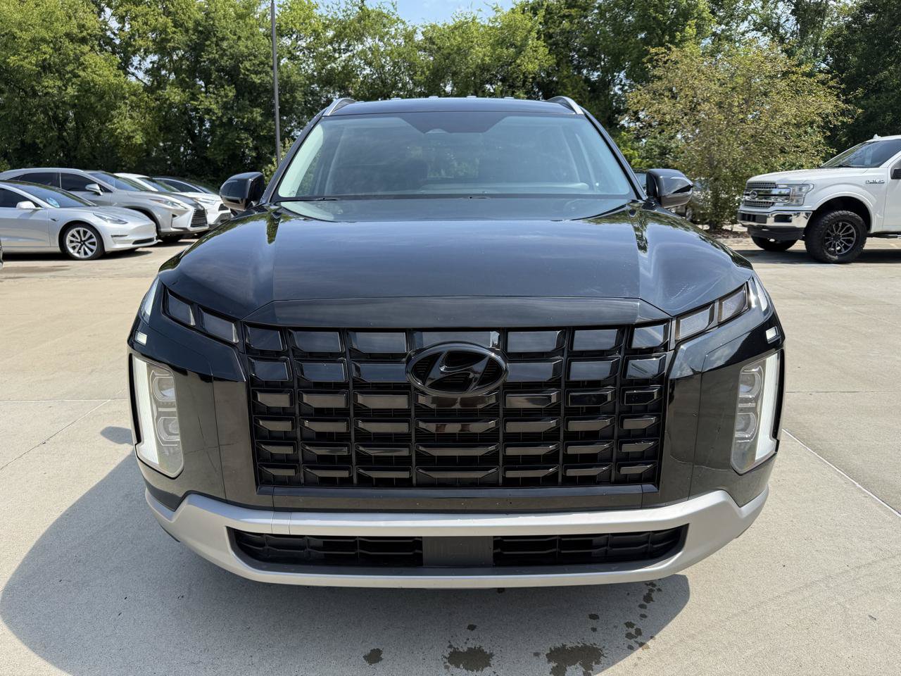 Used 2023 Hyundai Palisade SEL FWD image 2