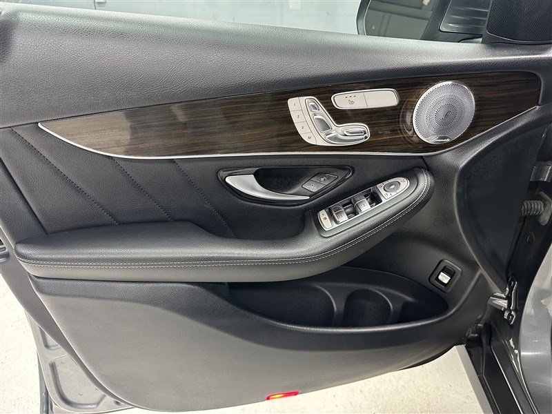 Used 2019 Mercedes-Benz GLC 300 4MATIC w/ AMG Line image 19