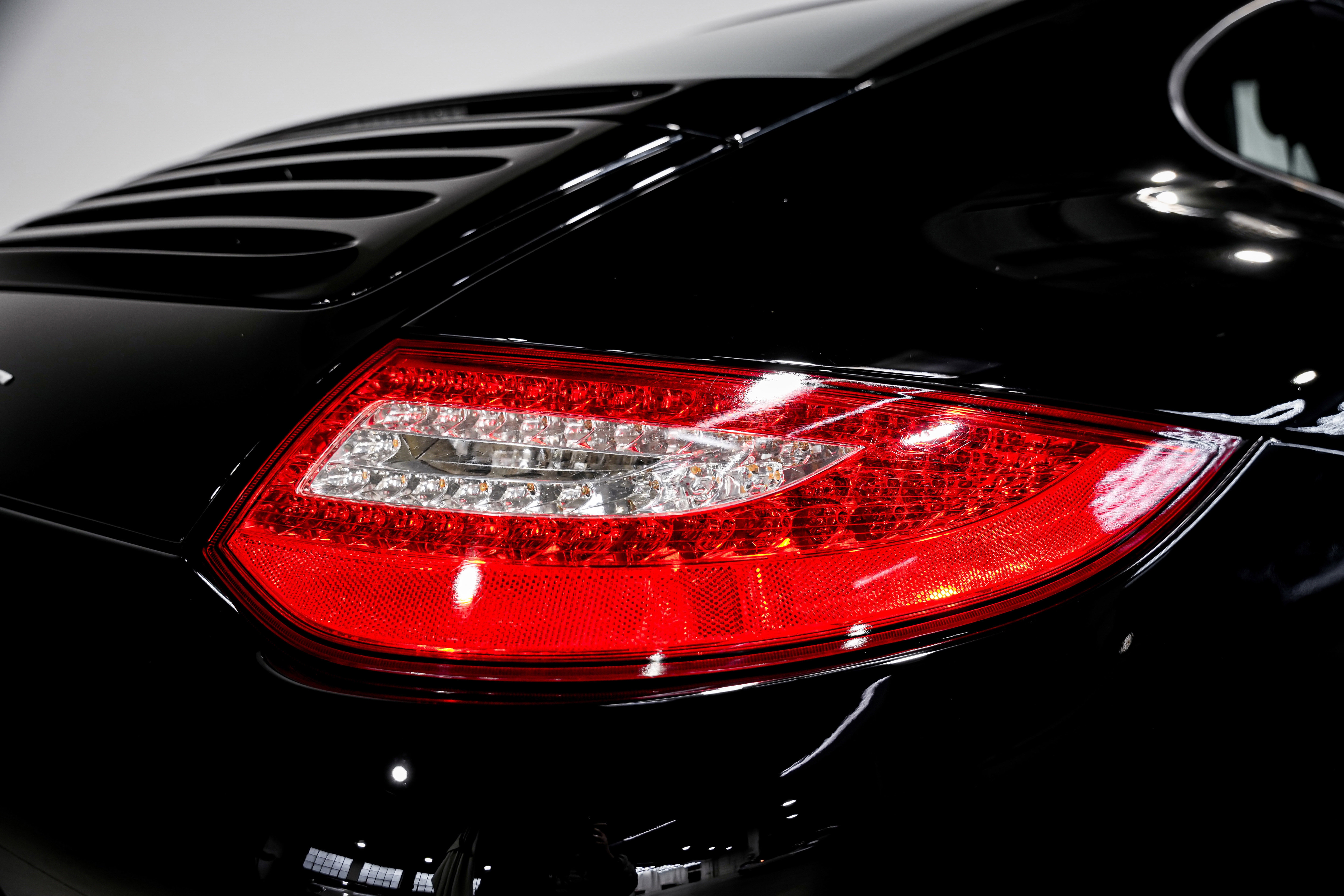 Used 2009 Porsche 911 Carrera S image 36