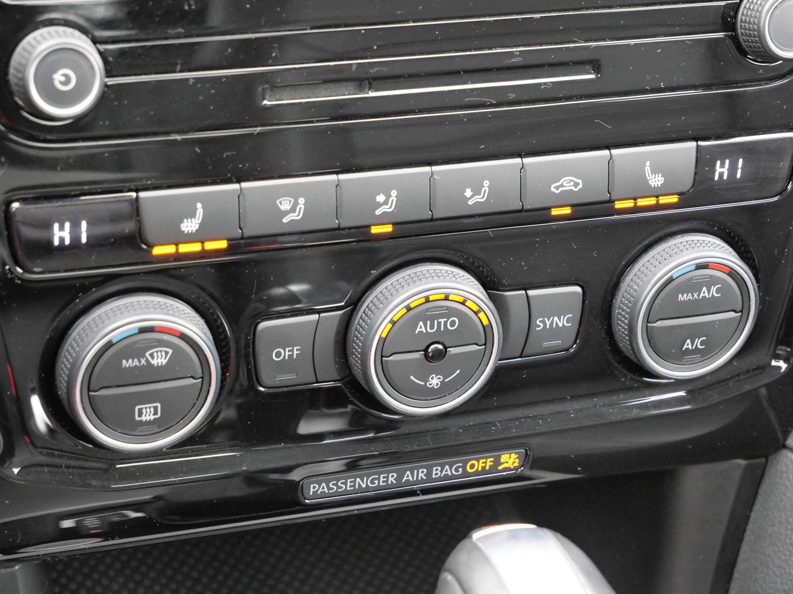 Certified 2020 Volkswagen Passat 2.0T SE image 24