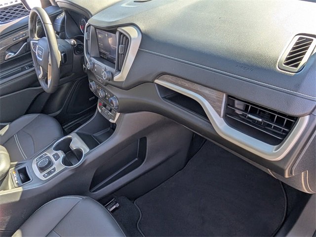 Used 2022 GMC Terrain Denali image 16