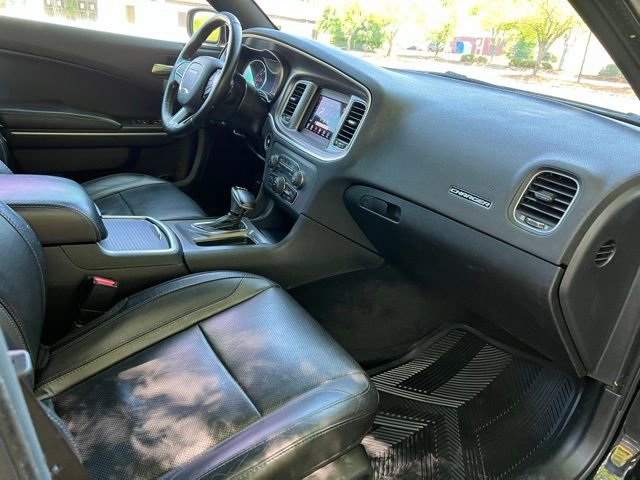 Used 2019 Dodge Charger SXT w/ Leather Interior Group RWD image 21