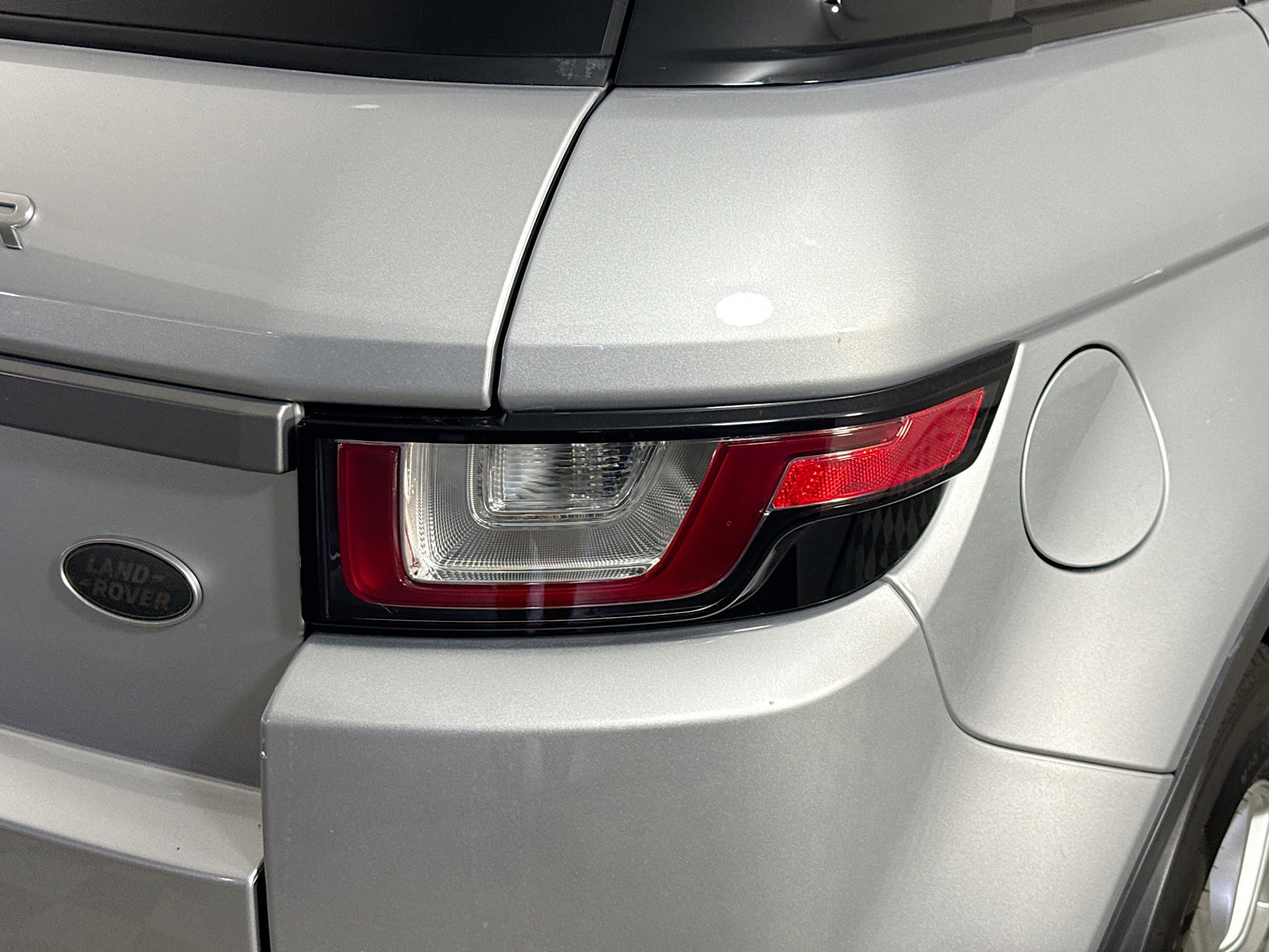 Used 2018 Land Rover Range Rover Evoque SE AWD/4WD image 34