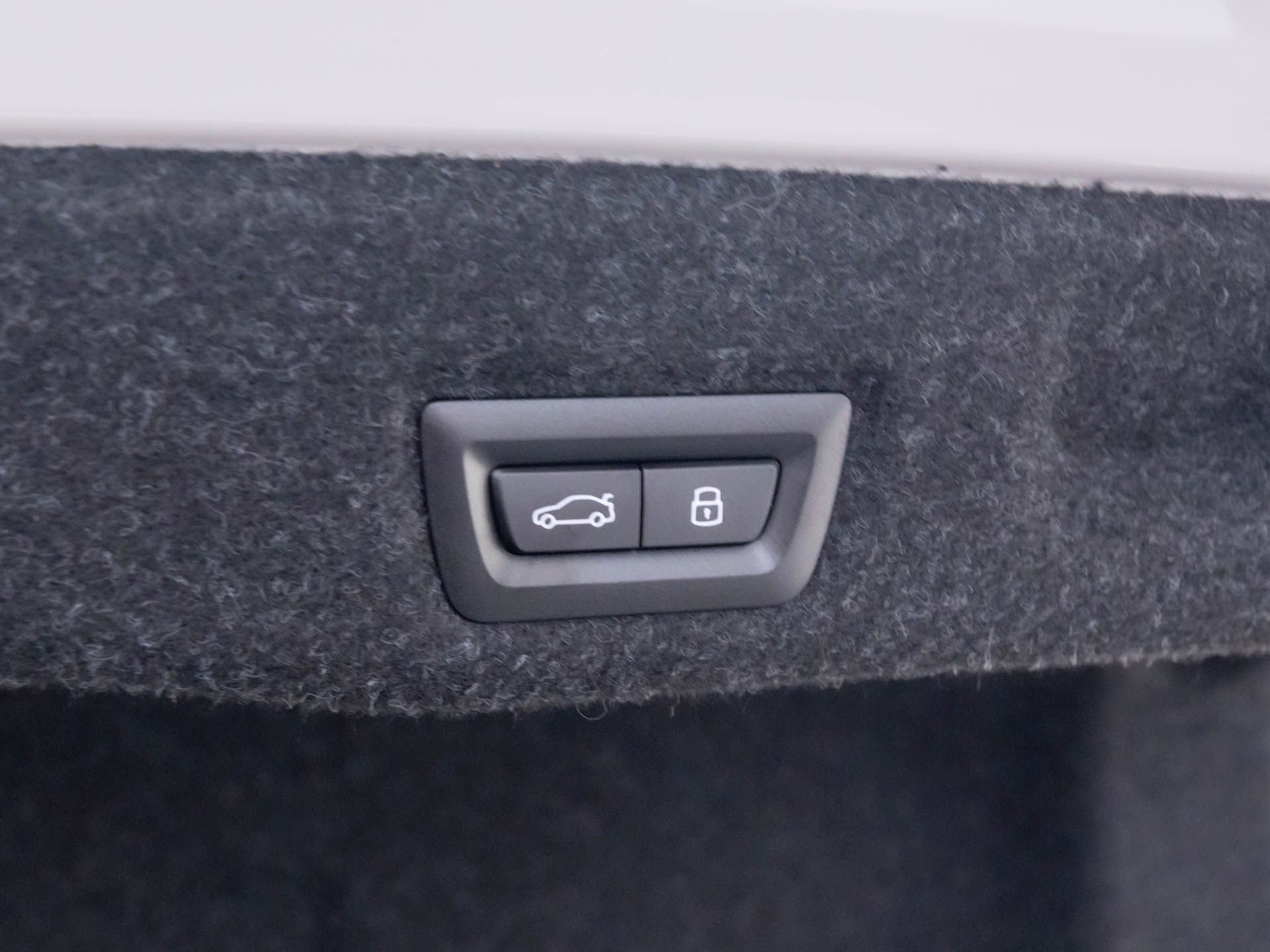 Used 2026 BMW M5 w/ Carbon Package image 40