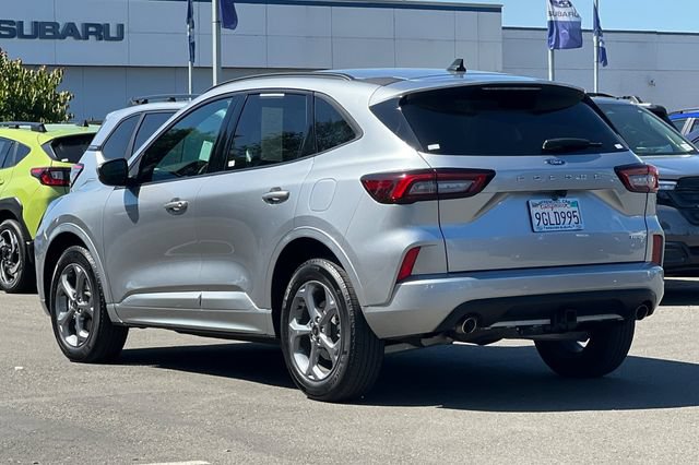 Used 2023 Ford Escape ST-Line Select w/ Class II Trailer Tow Package AWD/4WD image 6